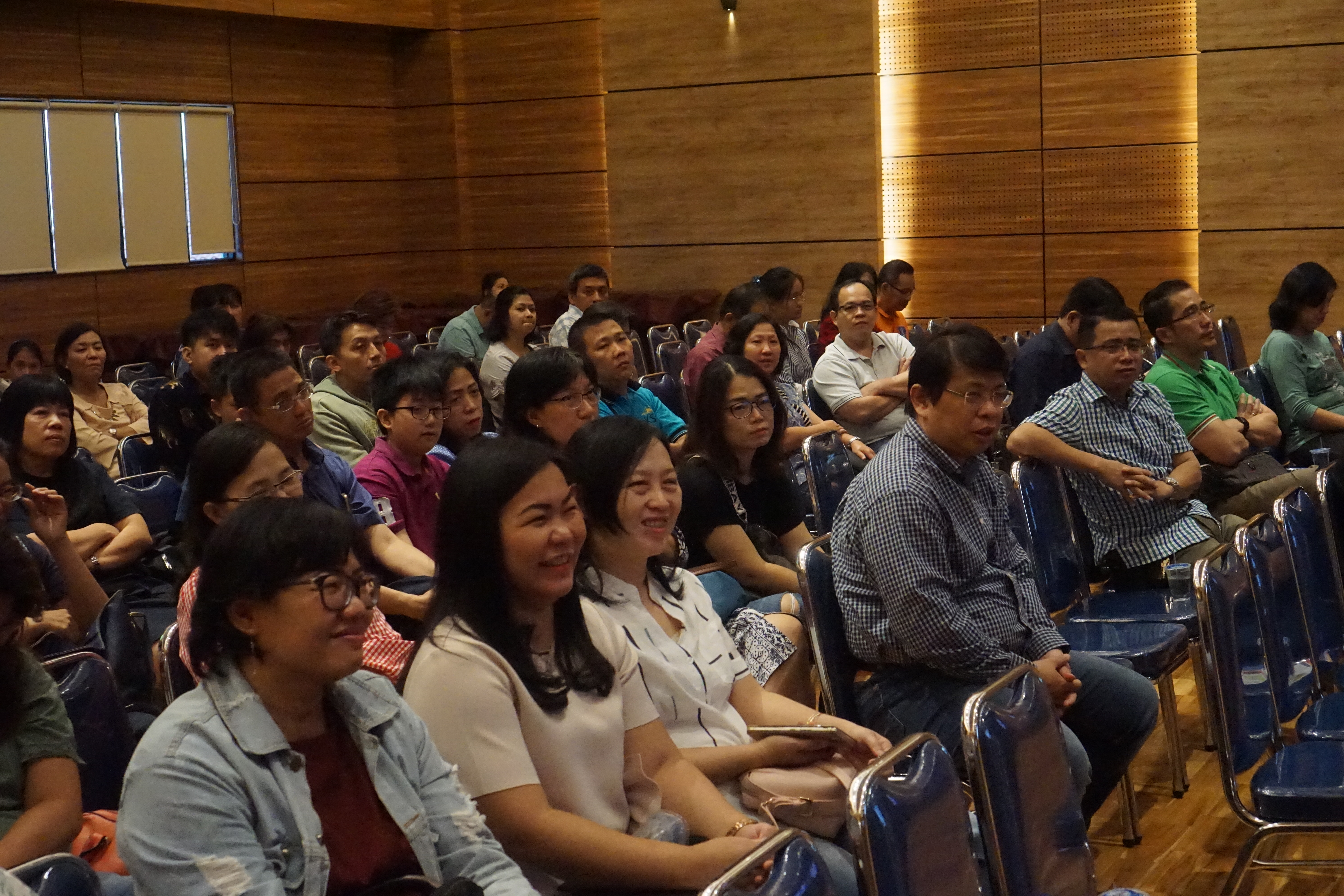Program - Seminar Pasangan Suami Istri - Program - Program Keluarga - Fokus Pada Keluarga | Mari Membangun Generasi & Keluarga Indonesia Bersama-Sama